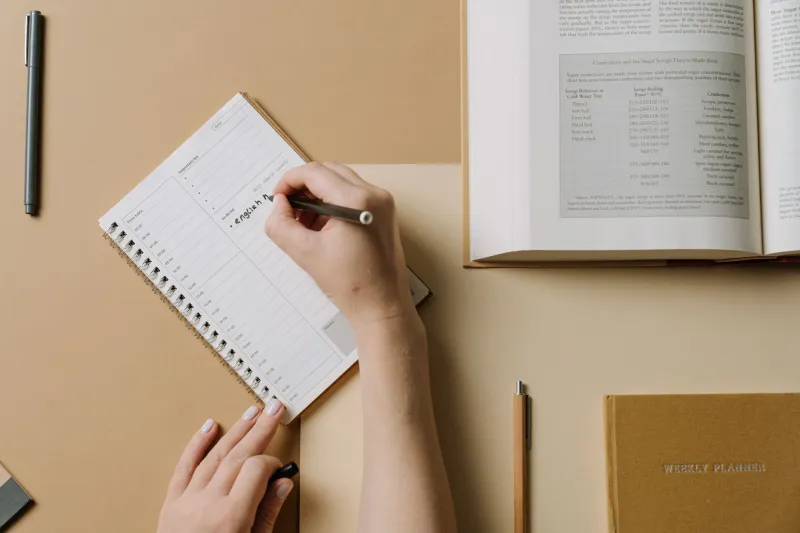 Read Like a Writer, Write Like a Reader: The Generative Power of Annotation
